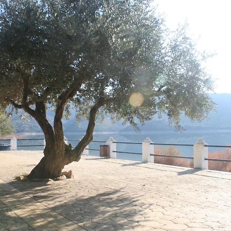 Centro De Ocio Alua Casa Rural Iznajar Lago De Andalucia Dış mekan fotoğraf